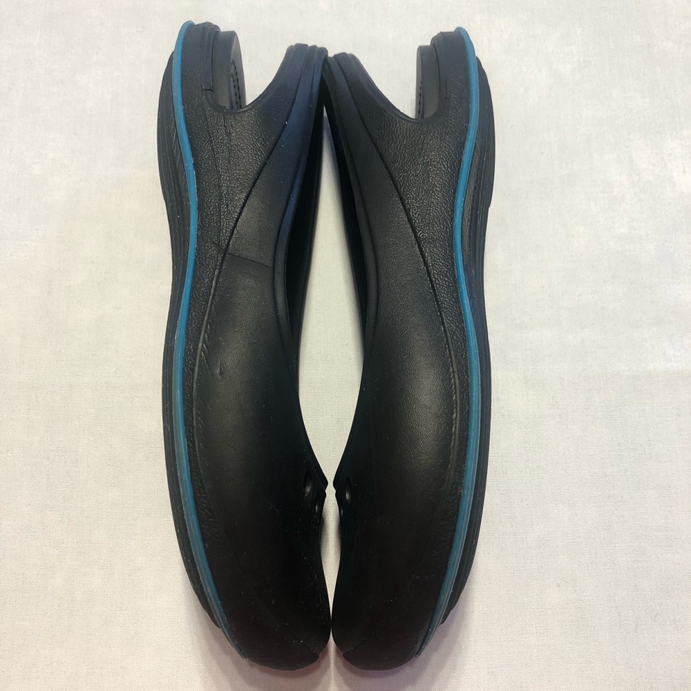 Crocs Teal and Black Sling-Back Flat - Picture 4 of 6